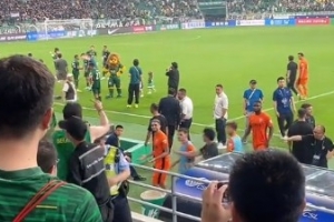 葡京娱乐场-咋回事？玉昆外援恩里克赛后与国安球迷发生言语冲突