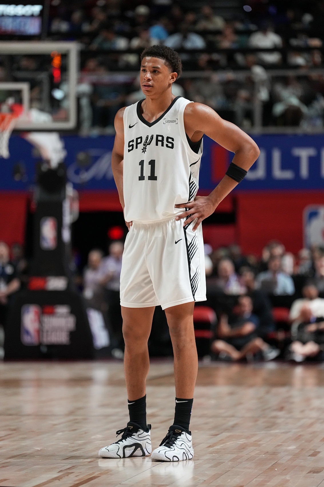 葡京娱乐场-守强攻弱！卡特-布莱恩特11中2仅得5分 防守很拼有5板1断2盖帽