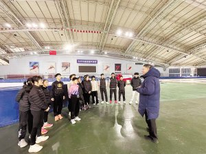葡京娱乐场-聚力冰雪项目“破冰” 拓展冰雪运动版图|哈尔滨|冬奥会|西安市|冰球|体育局_新浪体育_新浪新闻