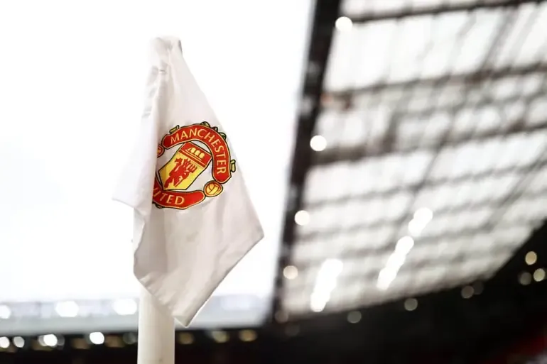 TA：曼联聘请75岁的前热刺著名球探布鲁姆菲尔德，担任兼职